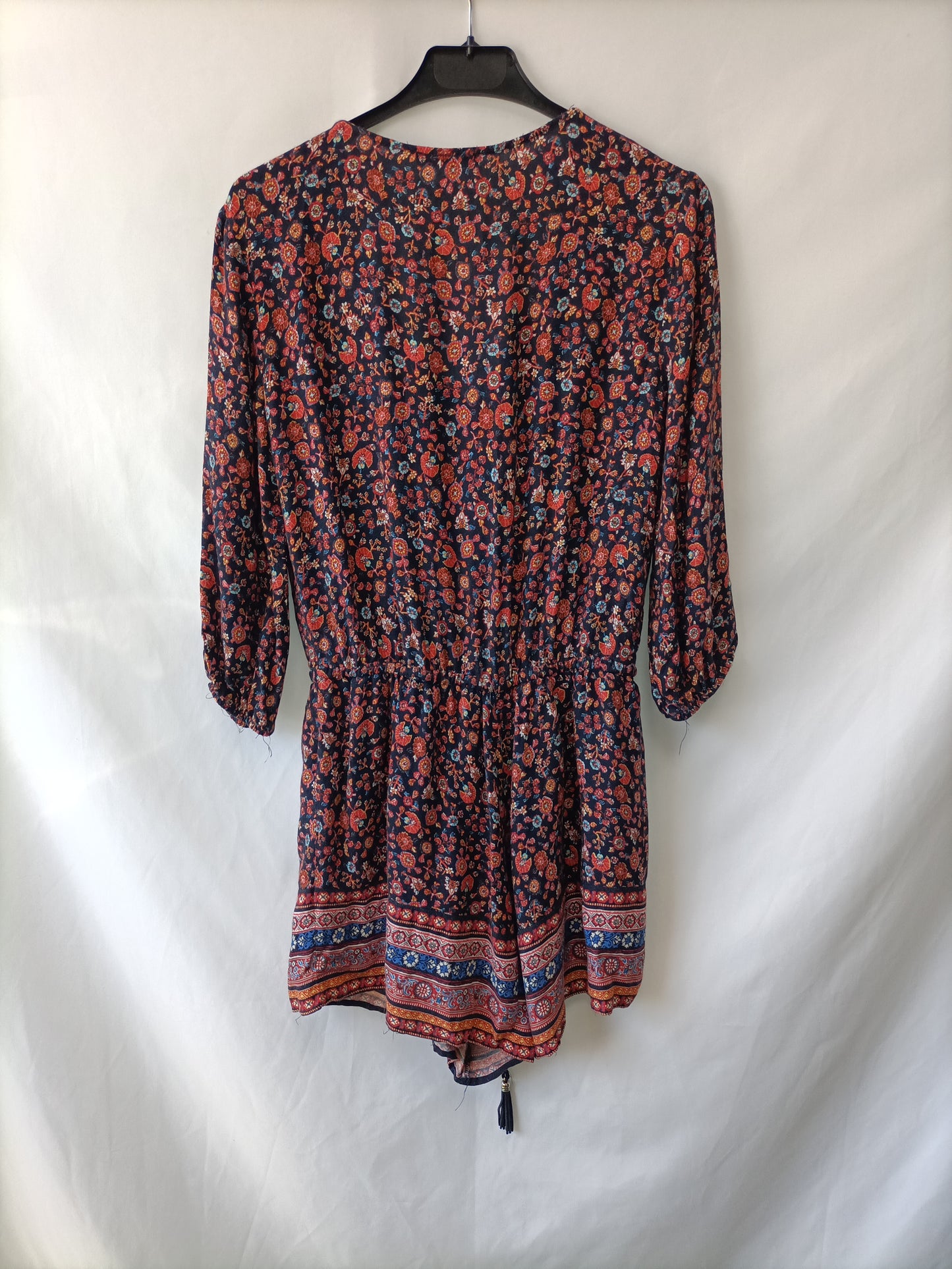 BERSHKA. mono azul flores T.s (tara)