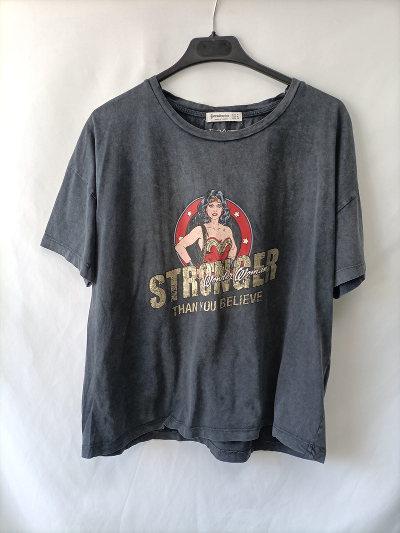 STRADIVARIUS. Camiseta "stronger" T.m