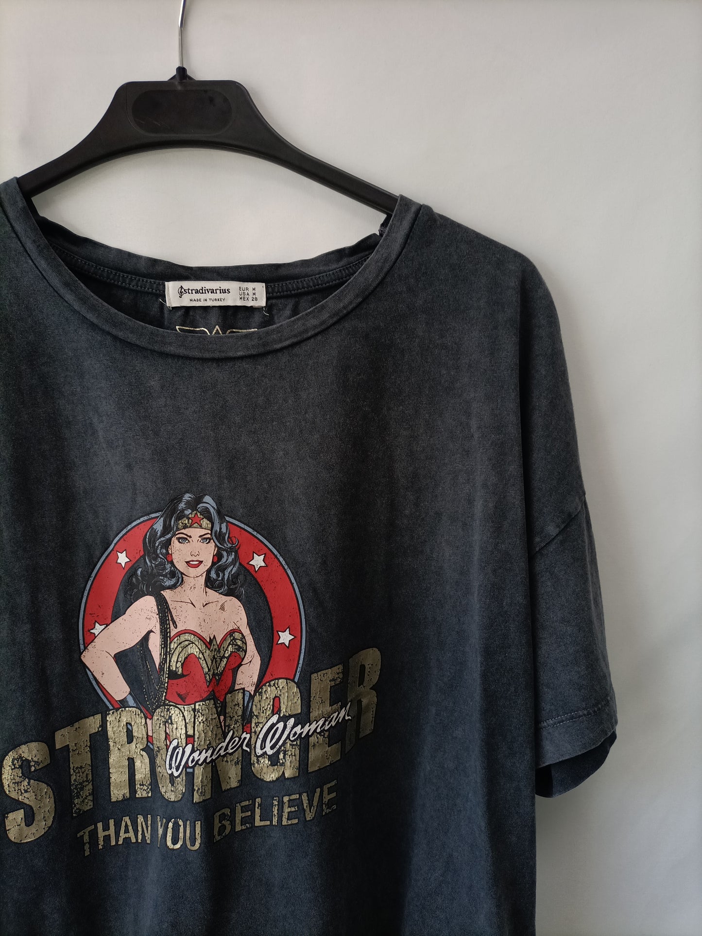 STRADIVARIUS. Camiseta "stronger" T.m