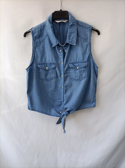 BERSHKA. Sleeveless denim blouse Tm