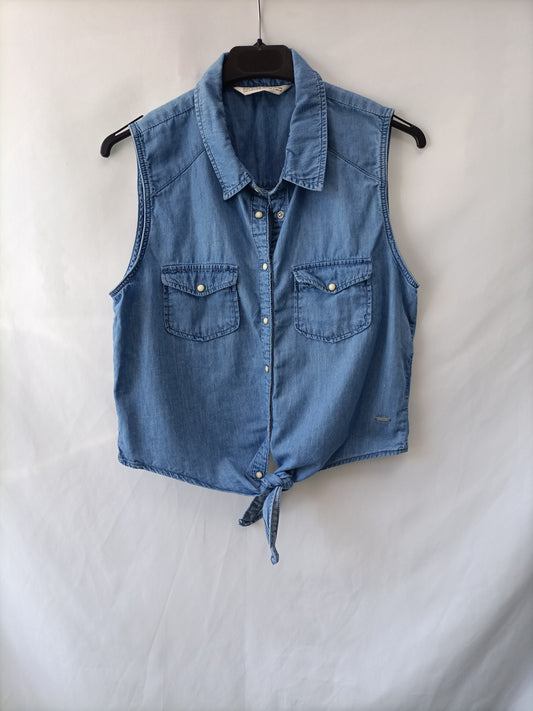 BERSHKA. Sleeveless denim blouse Tm