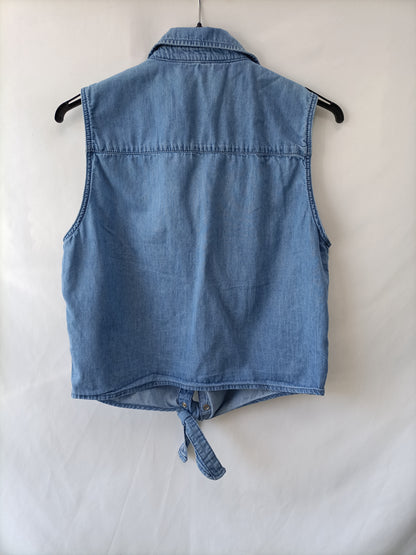 BERSHKA. Sleeveless denim blouse Tm
