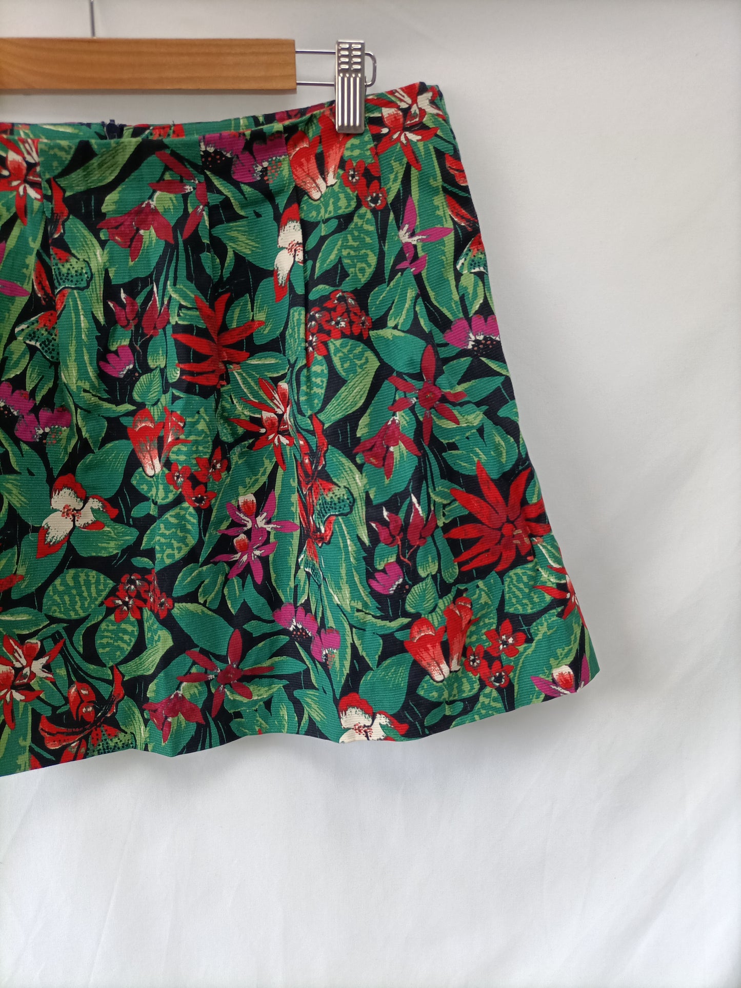 ZARA. Falda hojas verde T.l