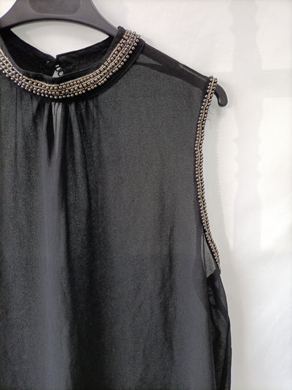 ONLY. Blusa negra pedrería T.38