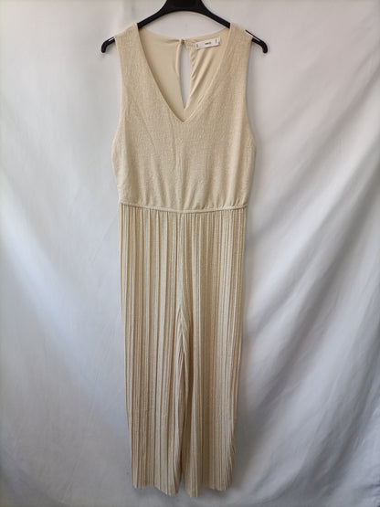 MANGO. Mono beige plisado T.m