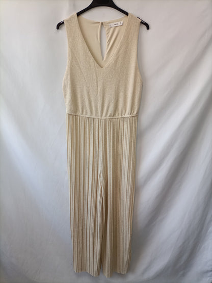 MANGO. Mono beige plisado T.m