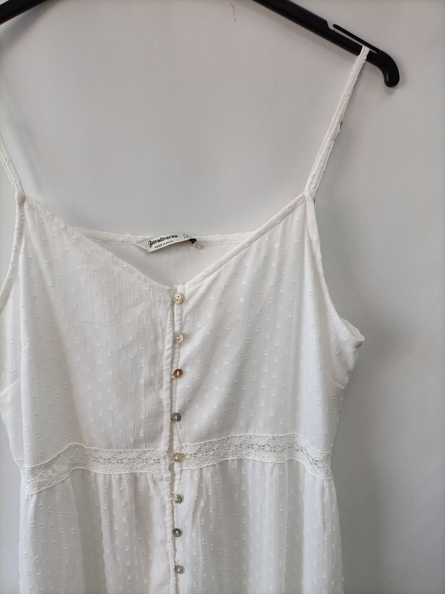 STRADIVARIUS. Vestido largo plumeti. T.m