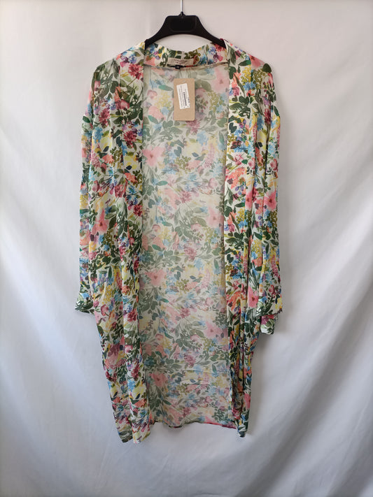 WHITE&ONE. Kimono fluido flores  T.m