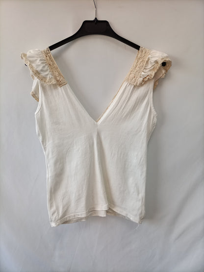 OTRAS. Top blanco encaje  T.u(s)