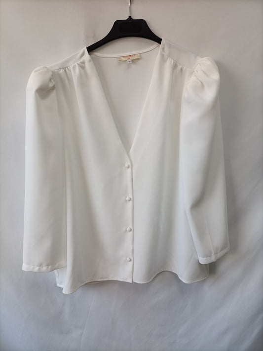 WHITE&amp;ONE. White button-down blouse