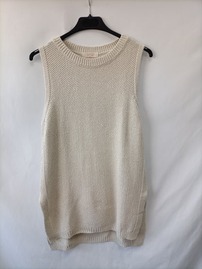 WHITE&ONE. Chaleco punto beige T.m