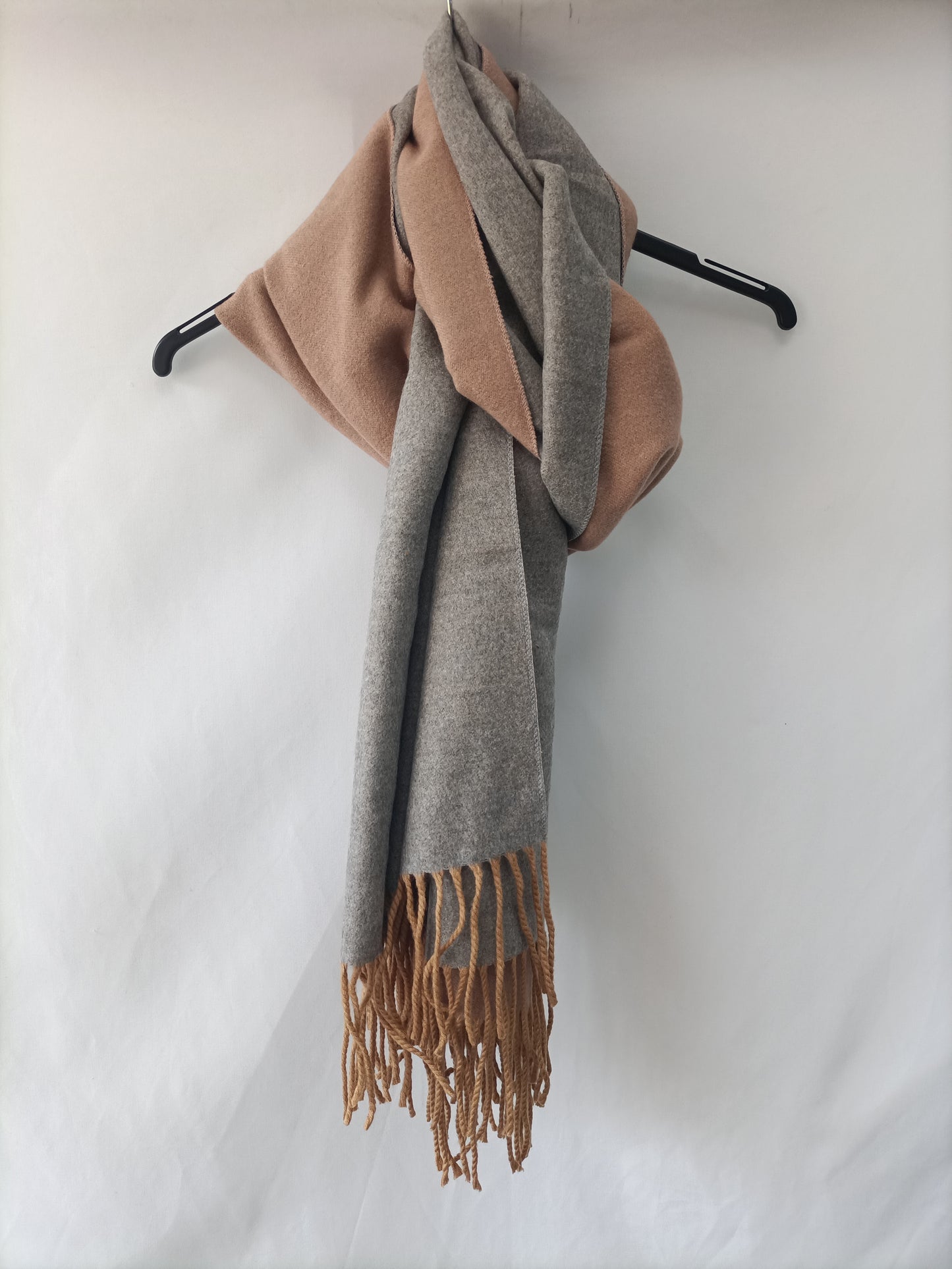 OTHERS. Two-tone scarf