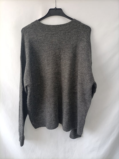 H&amp;M. Flowy grey sweater Tm