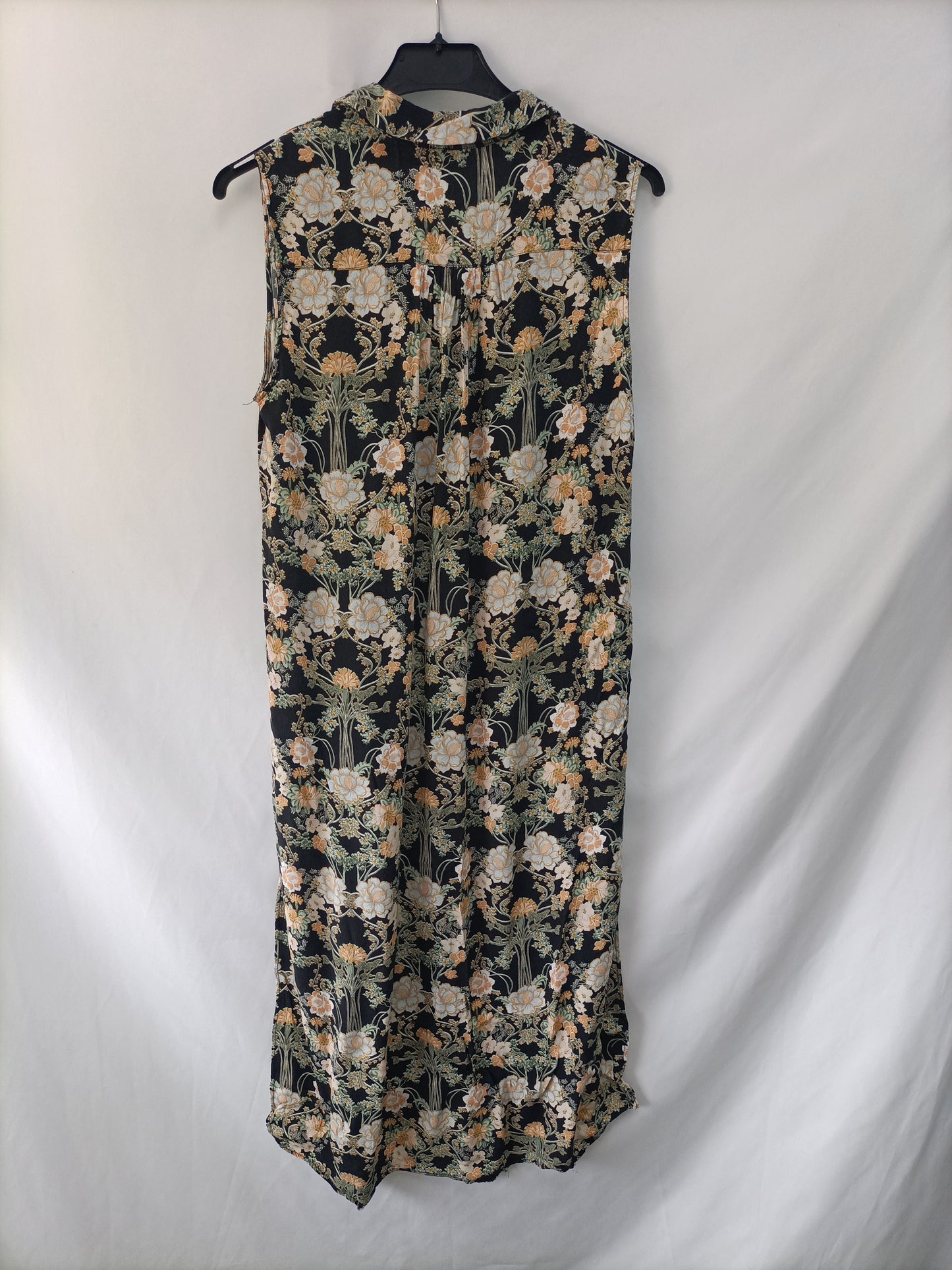 ZARA. Long floral blouse T.xs