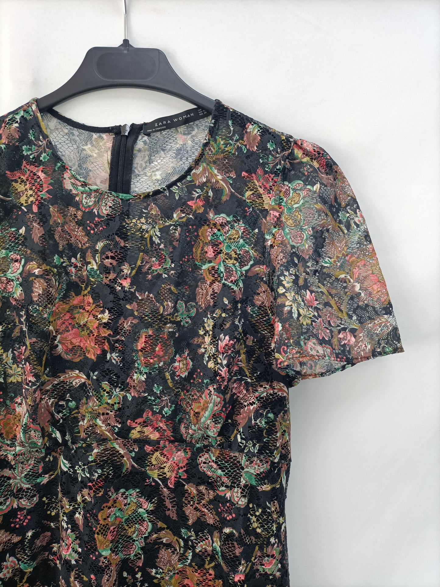 ZARA. Floral lace dress S.xs