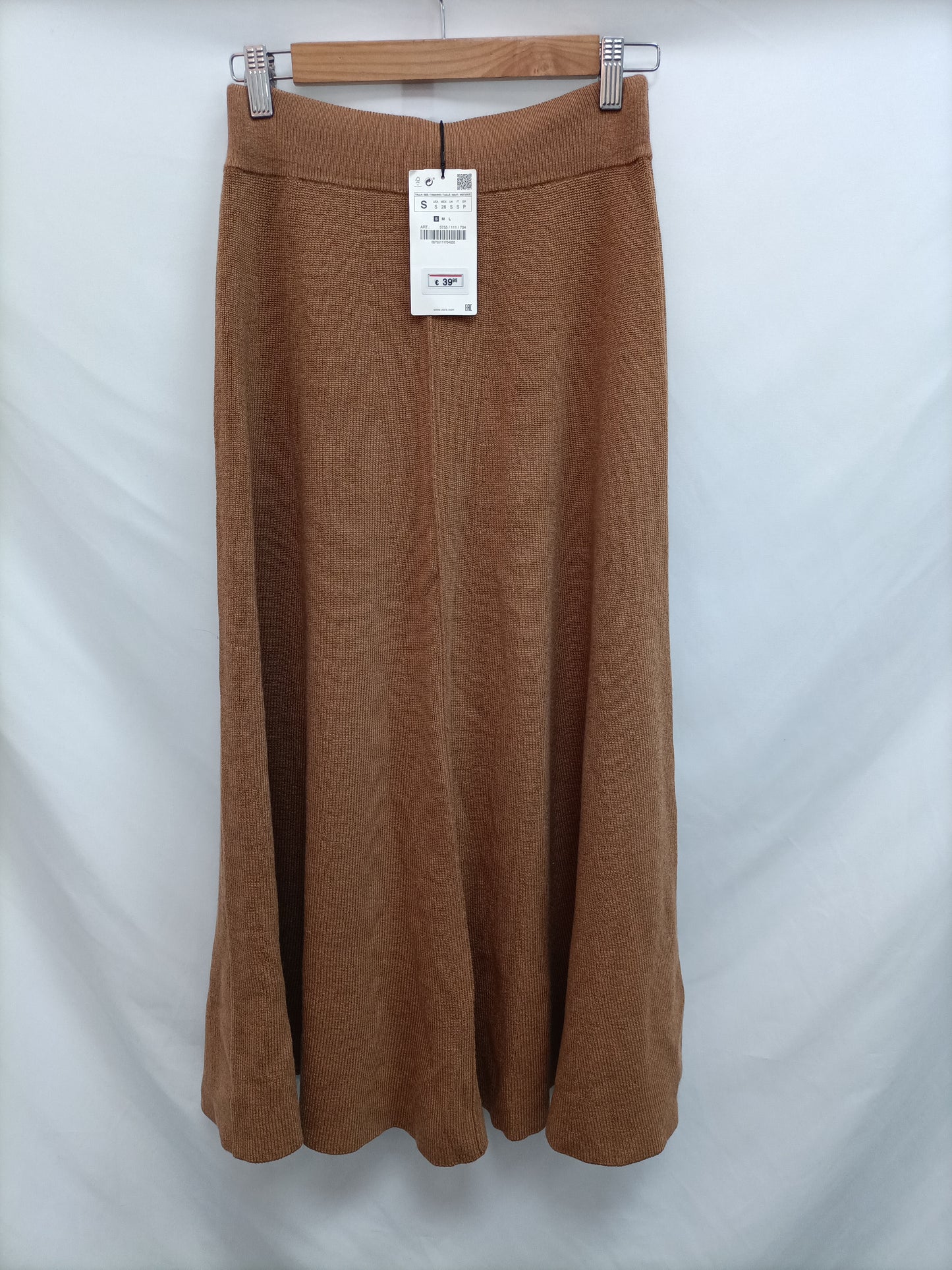 ZARA. Falda punto midi T.s