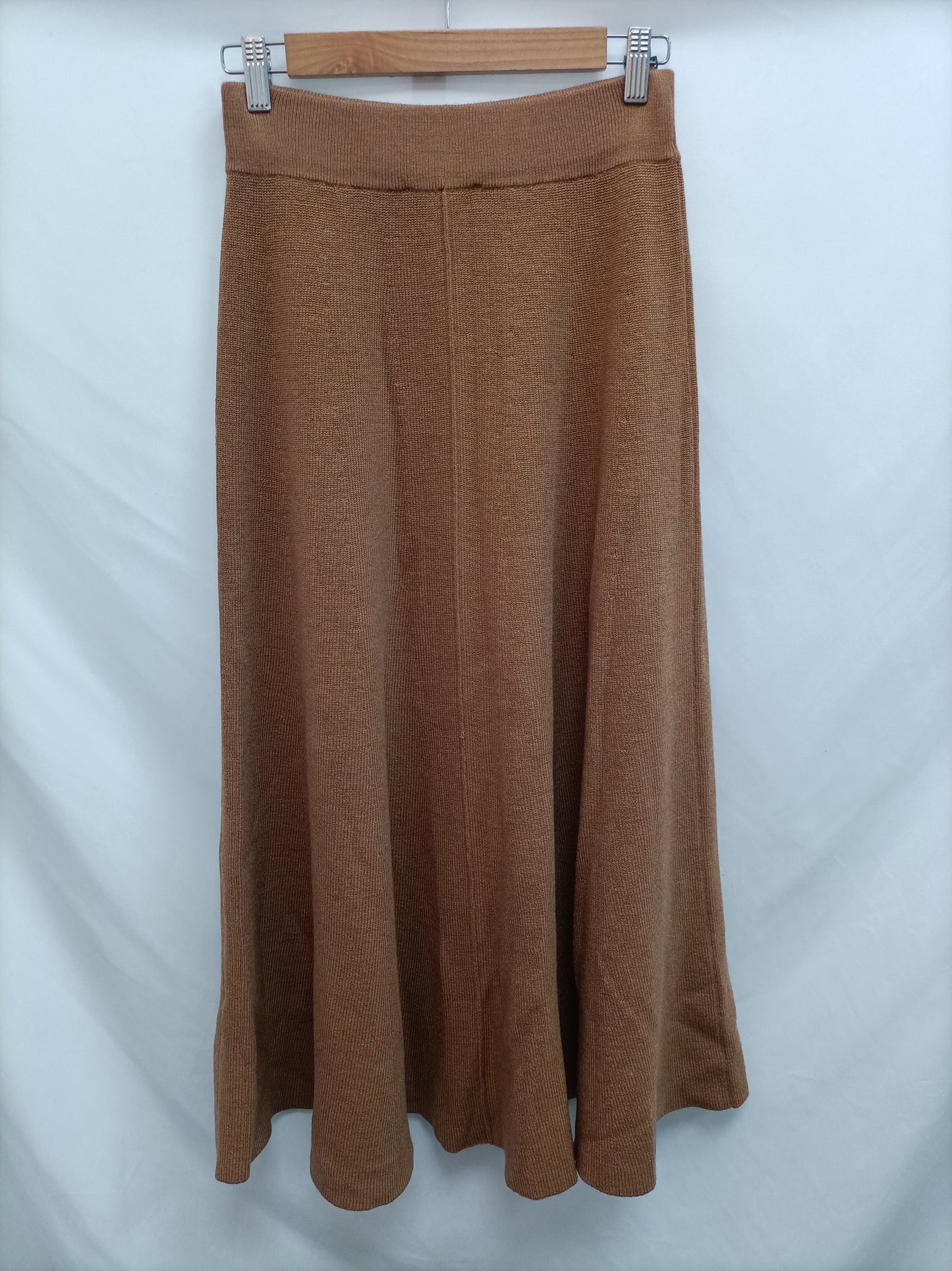ZARA. Falda punto midi T.s