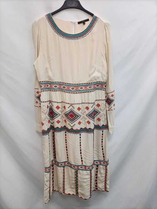 AMITIE. Vestido beige bordado T.36