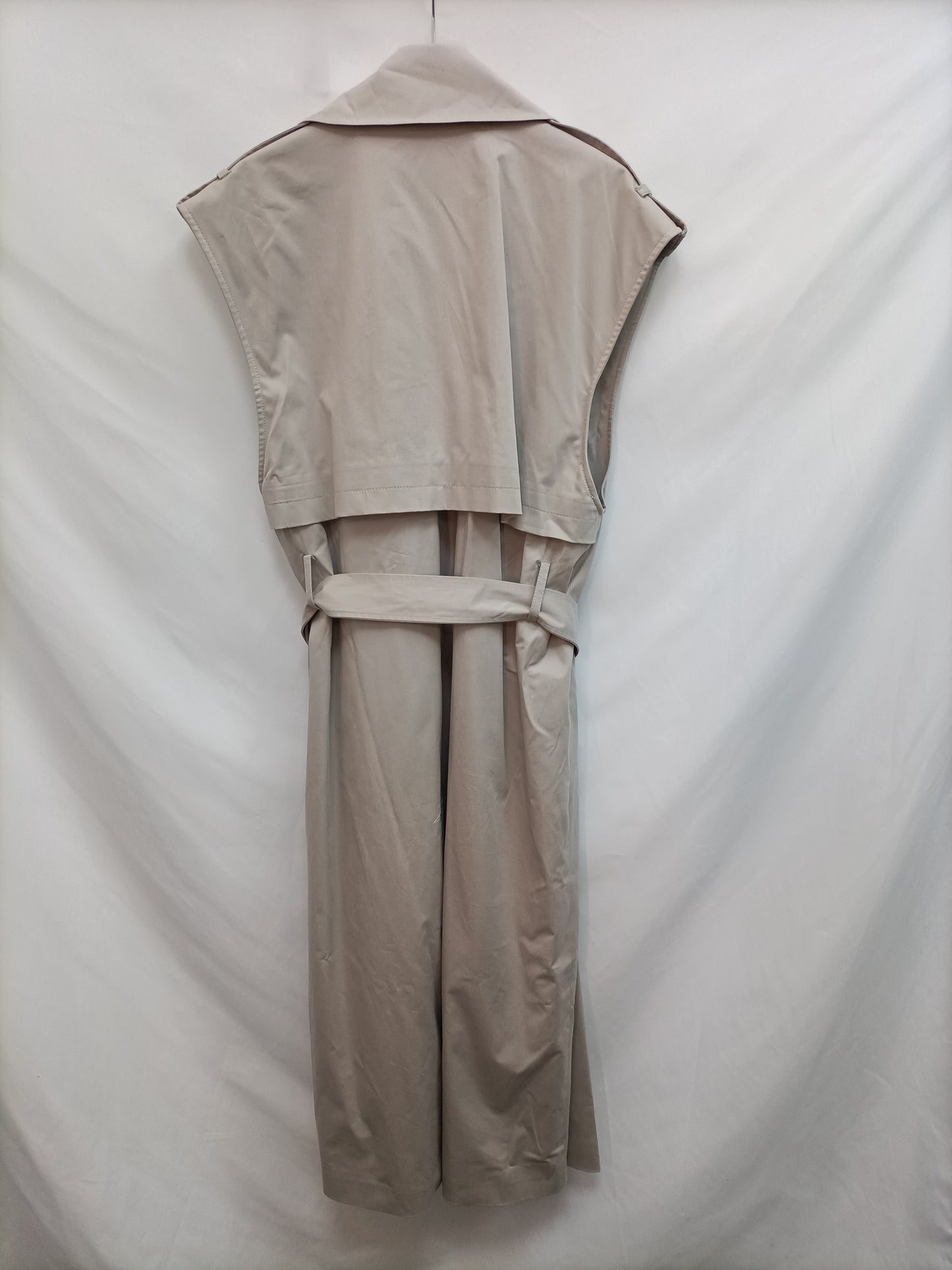 MANGO. Gabardina sin mangas  T.s/m