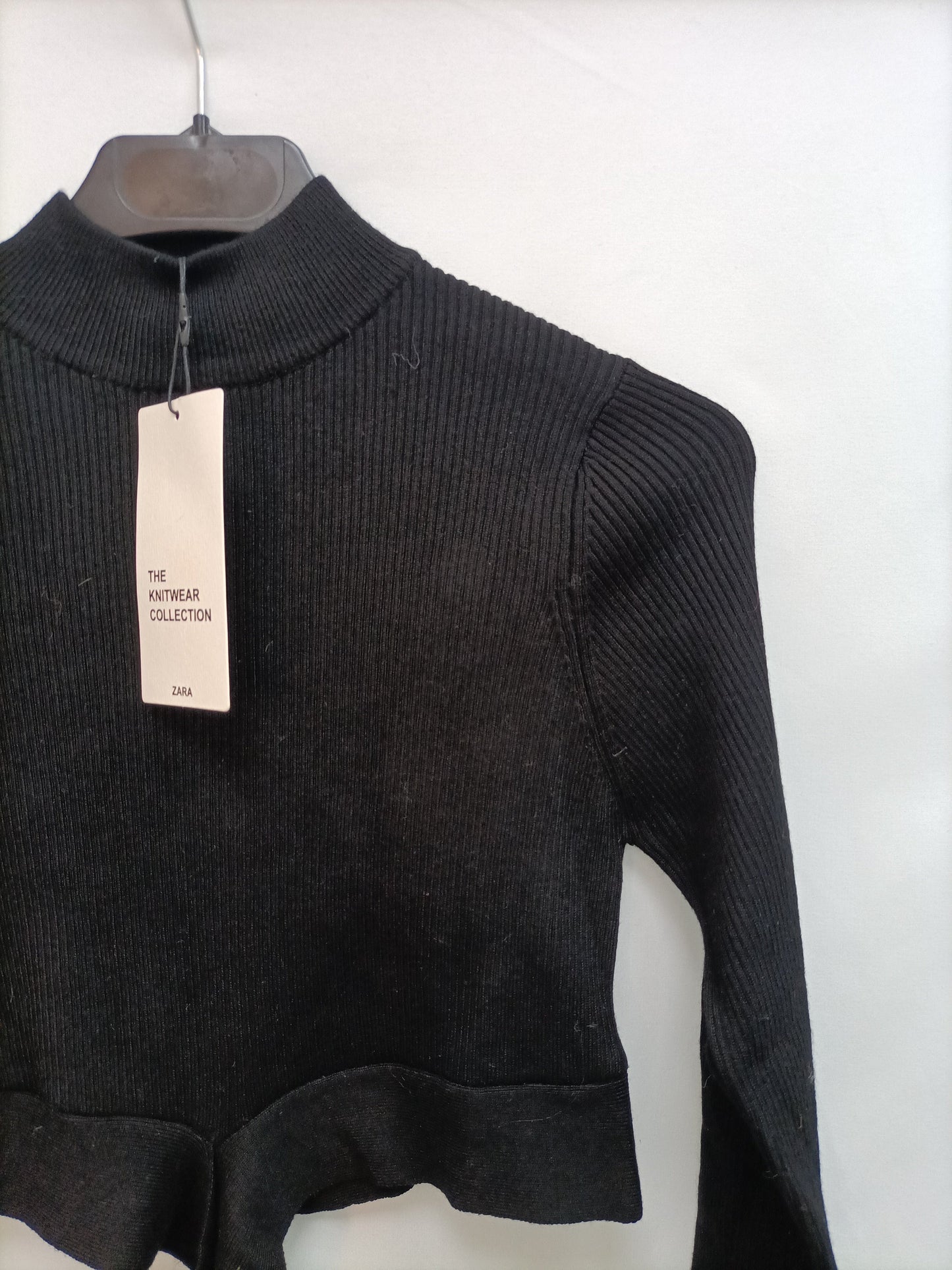 ZARA. Croptop negro canalé T.m