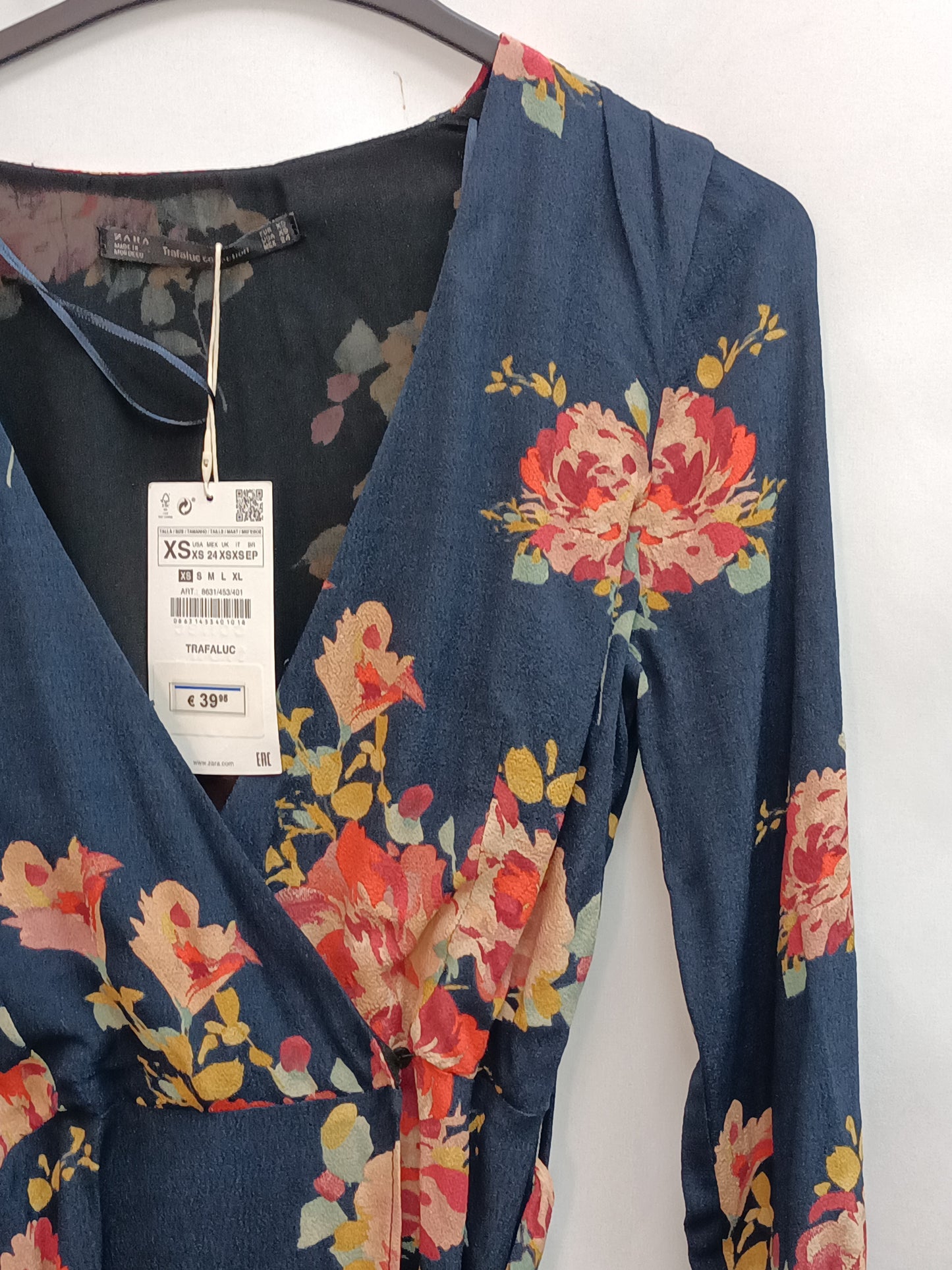 ZARA. Vestido mido flores T.xs