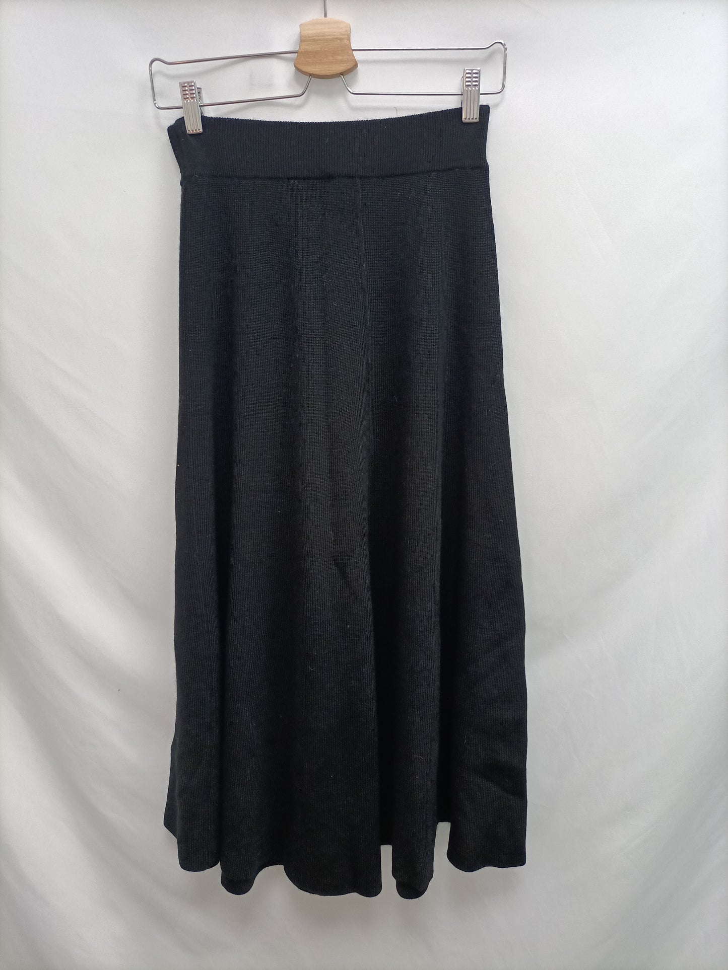 ZARA. Falda punto midi T.s