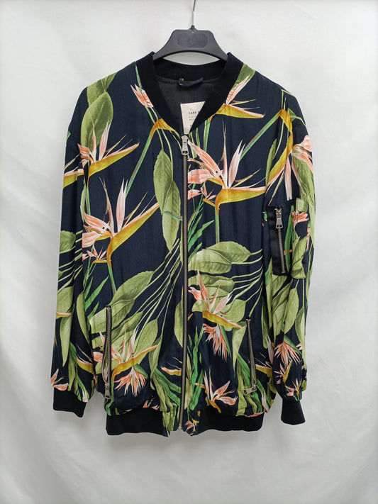 ZARA. Bomber hojas larga T.xs