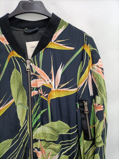 ZARA. Bomber hojas larga T.xs