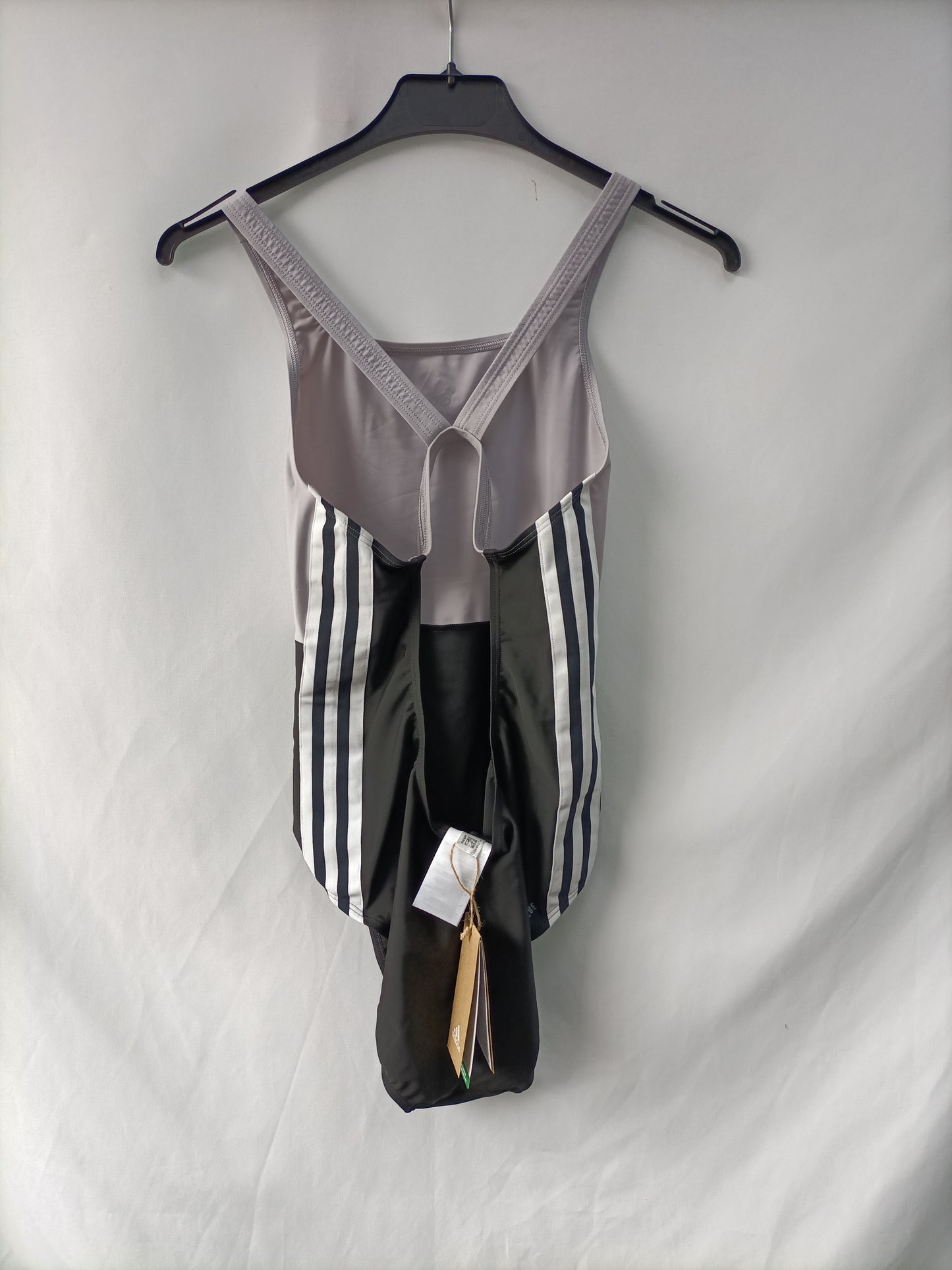 ADIDAS. Bañador deportivo T.40