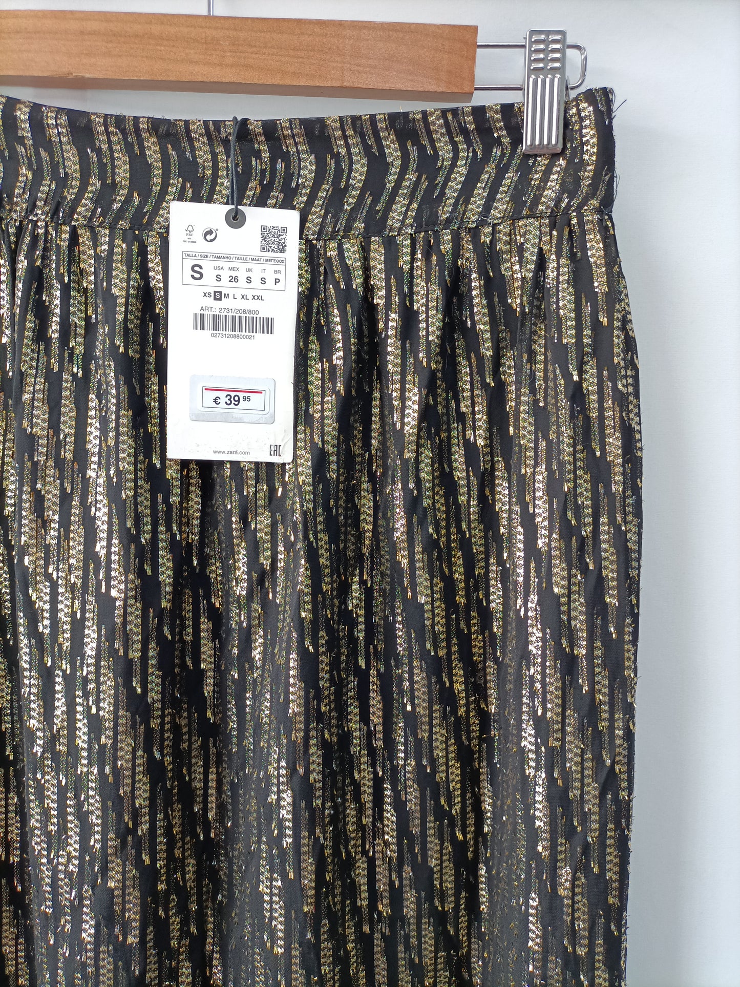 ZARA. Falda midi fiesta  T.s