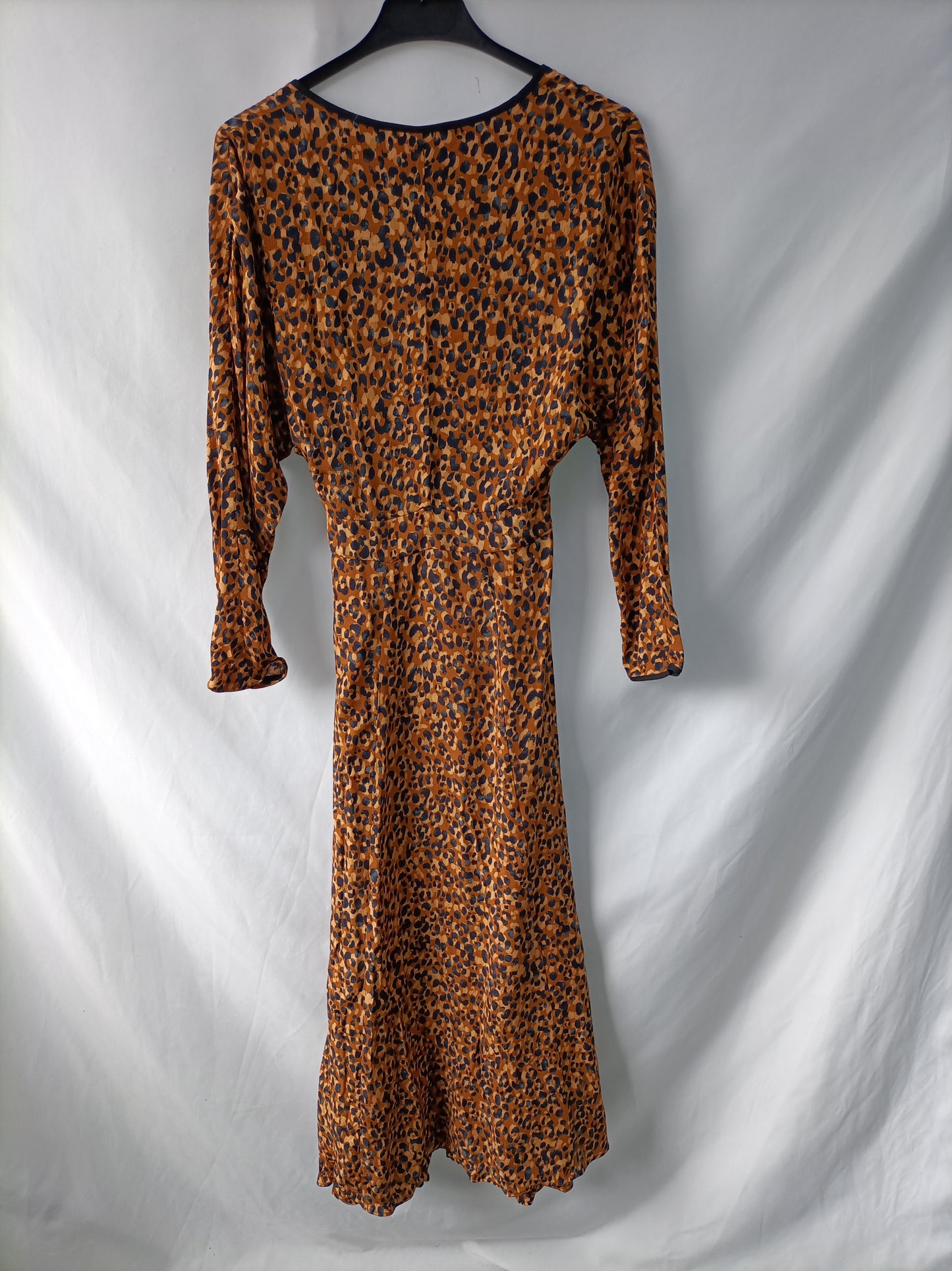 ZARA. Vestido midi animal print T.xs