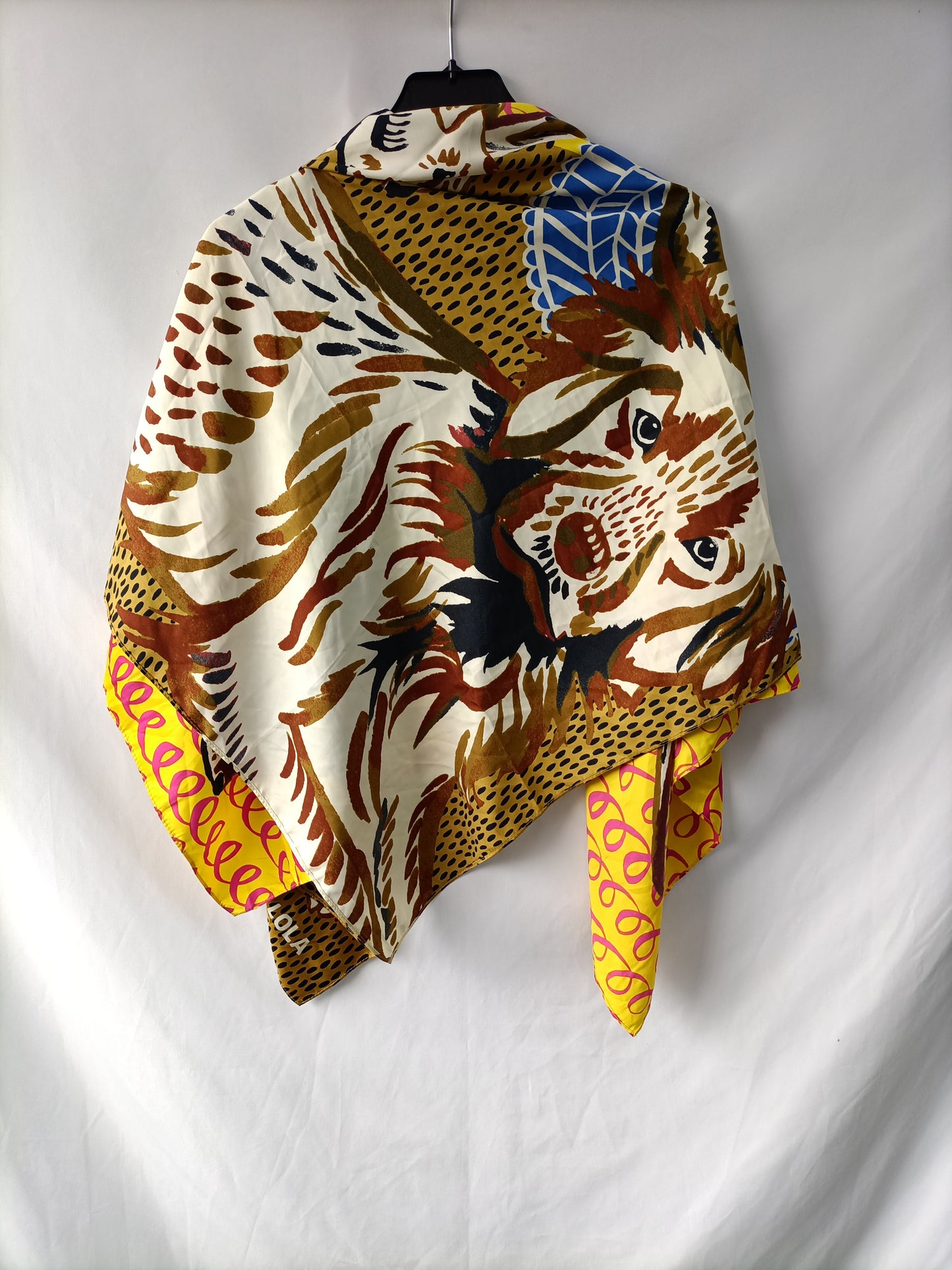 BIMBA Y LOLA. Printed scarf