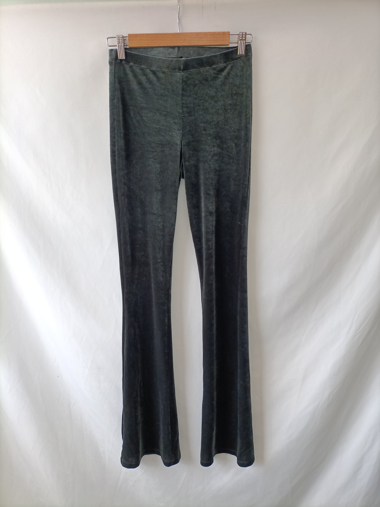 SEVEN SISTERS. Pantalón campana terciopelo T.xxs