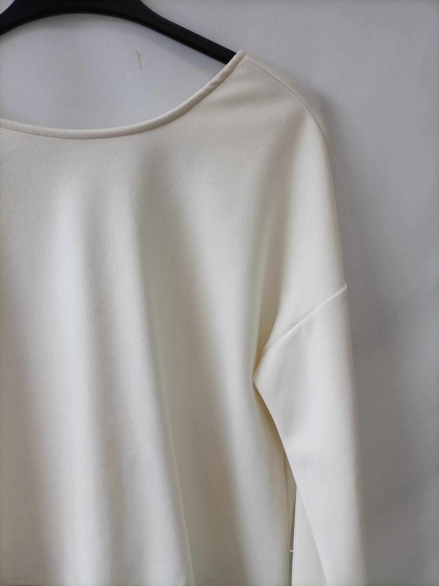 OTRAS. Camiseta beige elástica Tu