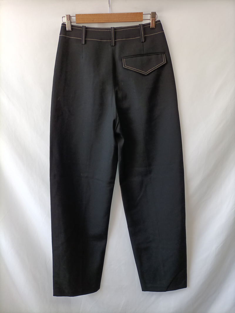 ISABEL MARANT. Pantalón negro costuras T.34