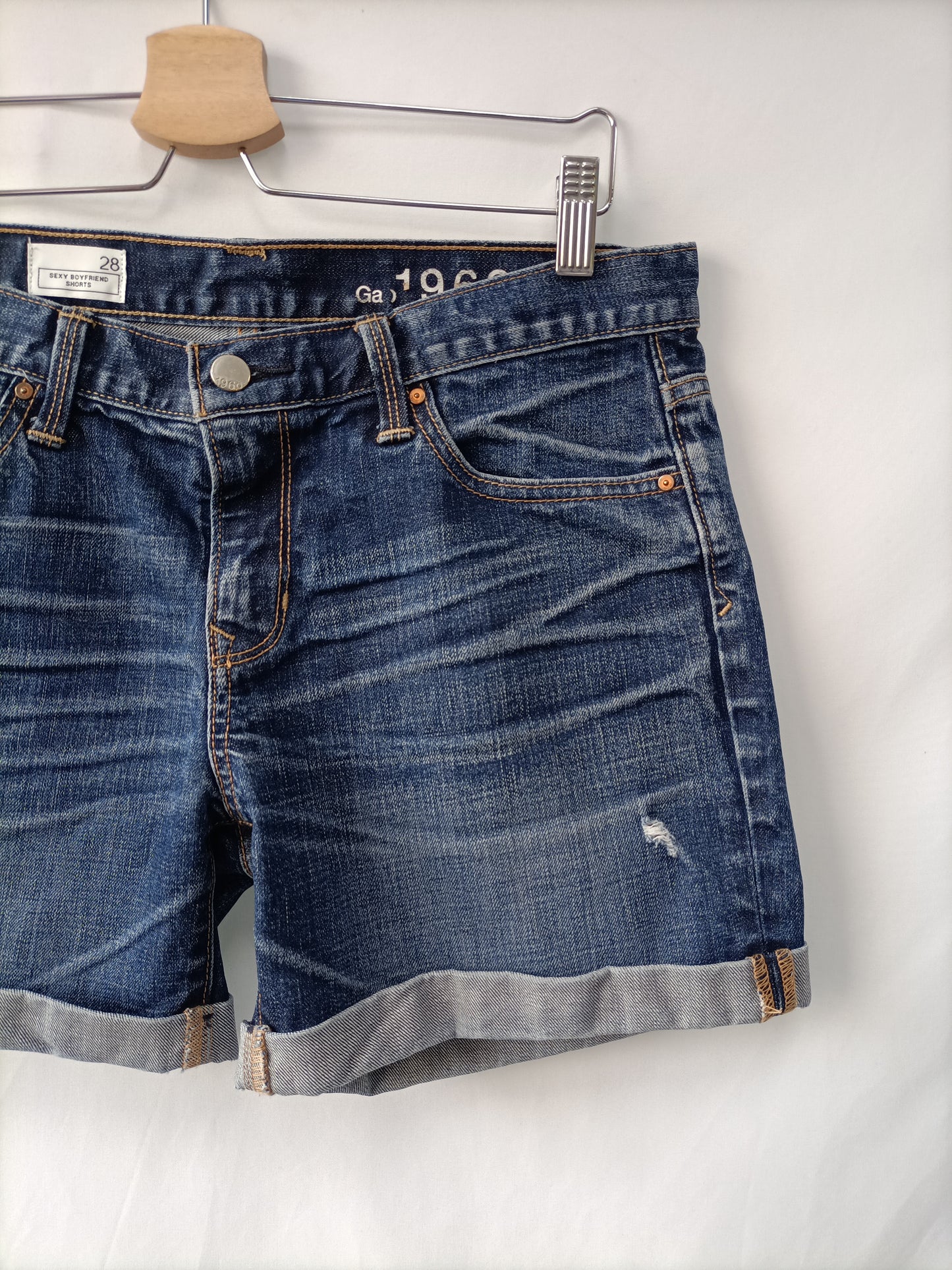 GAP. Shorts denim desgastados T.28 (42)