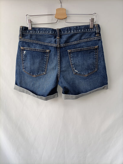 GAP. Shorts denim desgastados T.28 (42)