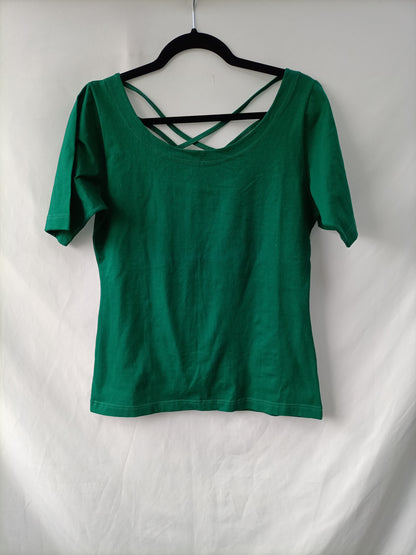 NITYA. Camiseta verde T.42