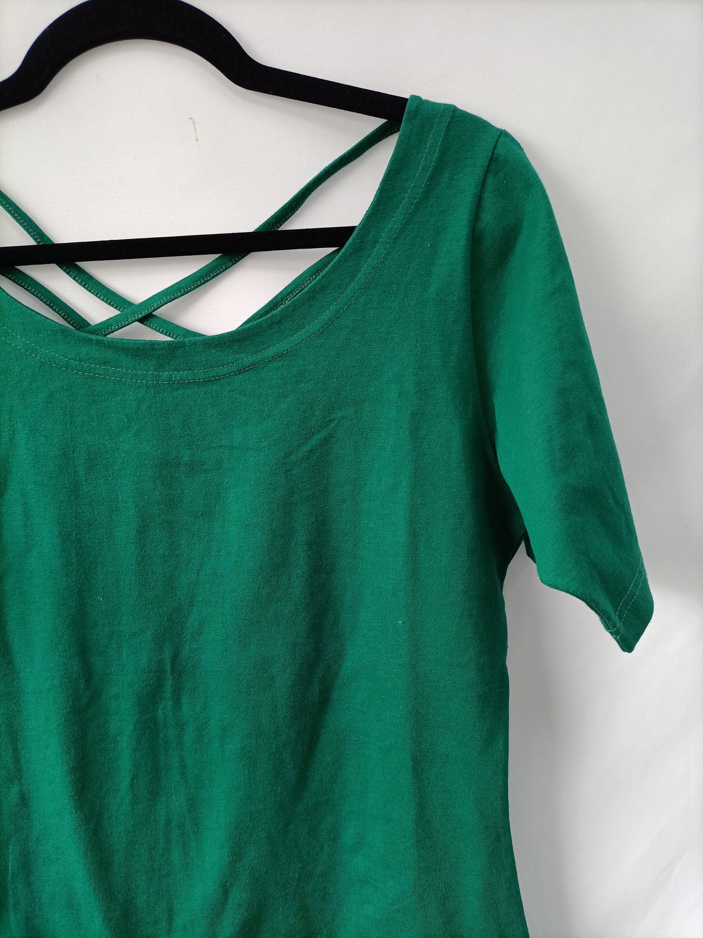 NITYA. Camiseta verde T.42