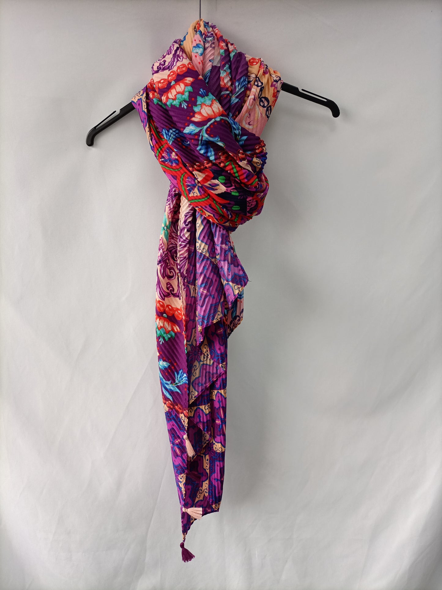 DESIGUAL. Fular plisado