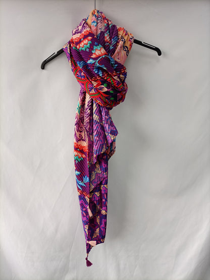 DESIGUAL. Fular plisado