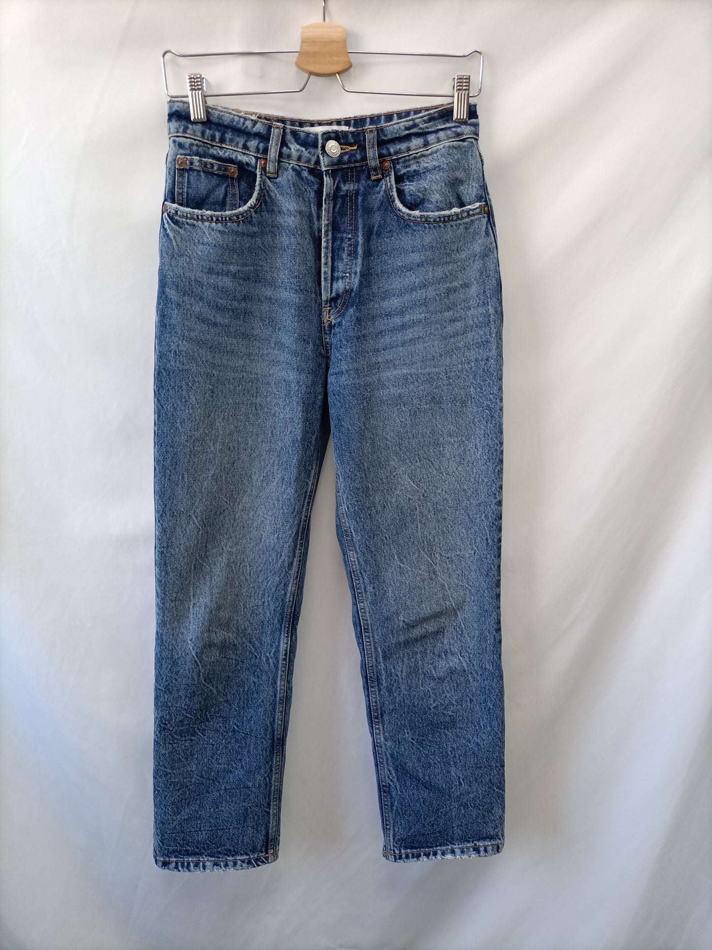 ZARA. Pantalón denim recto   T.36
