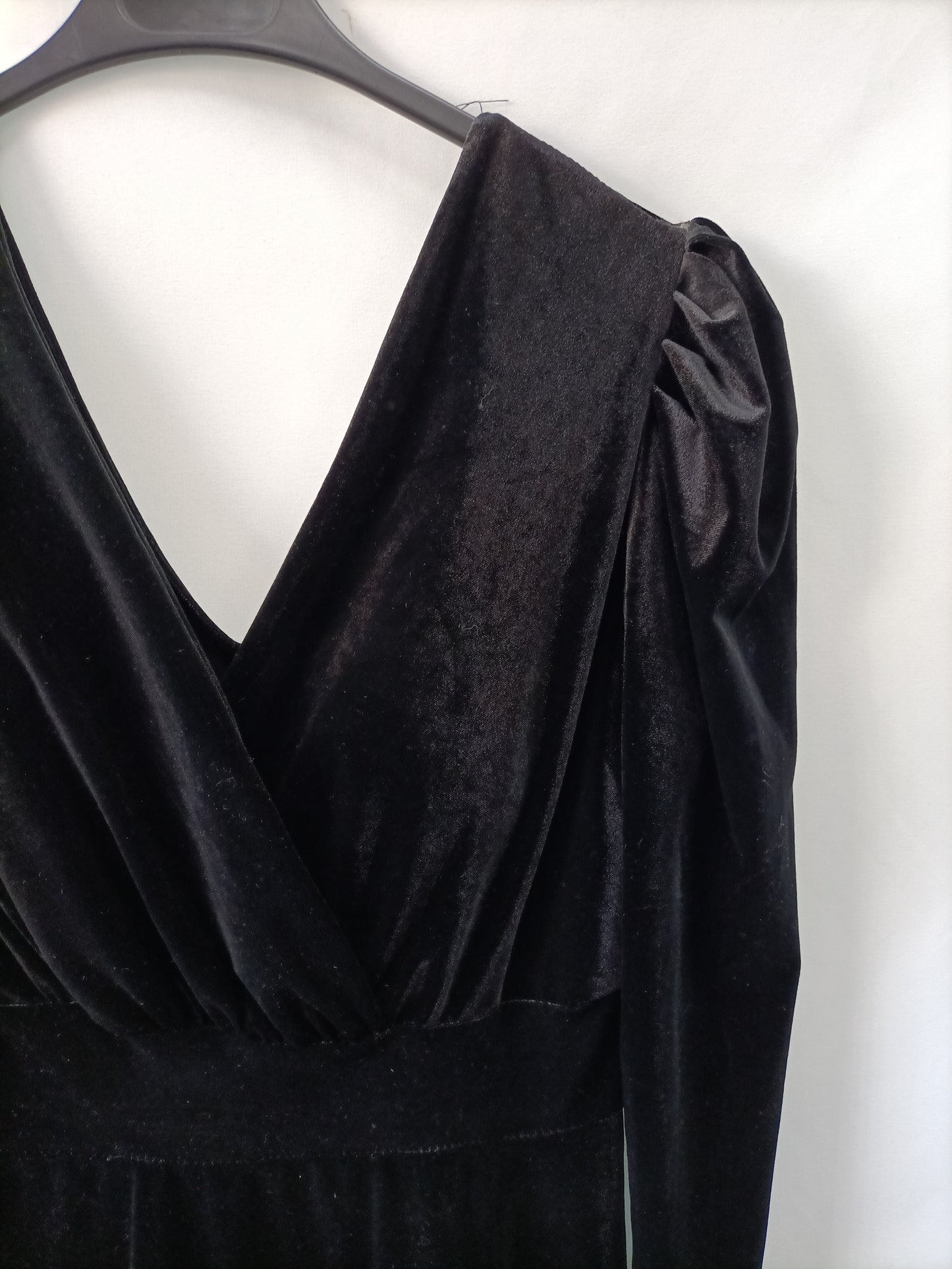 OTRAS. Vestido negro terciopelo T.2(m)