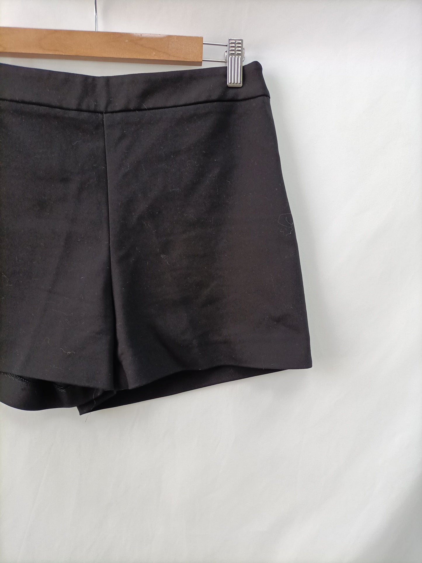 ZARA. Shorts negro de vestir T.m