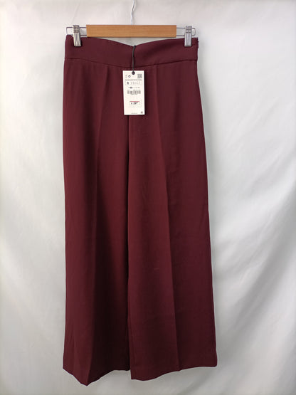 ZARA. Pantalón culotte burdeos T.s