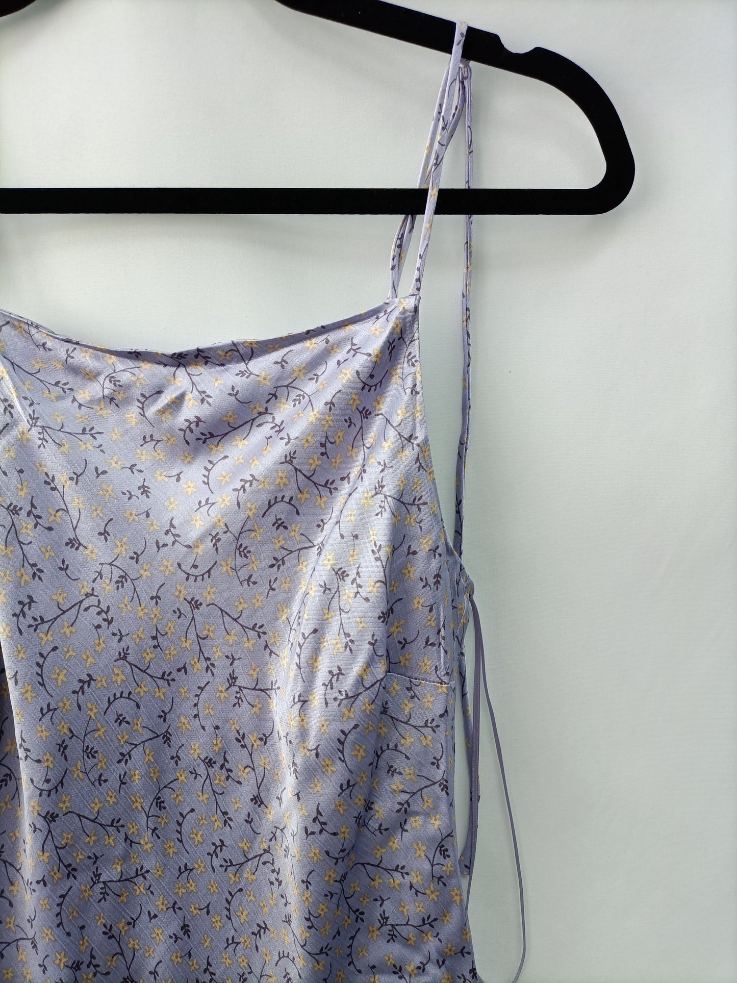 ZARA. Vestido lila flores T.xs