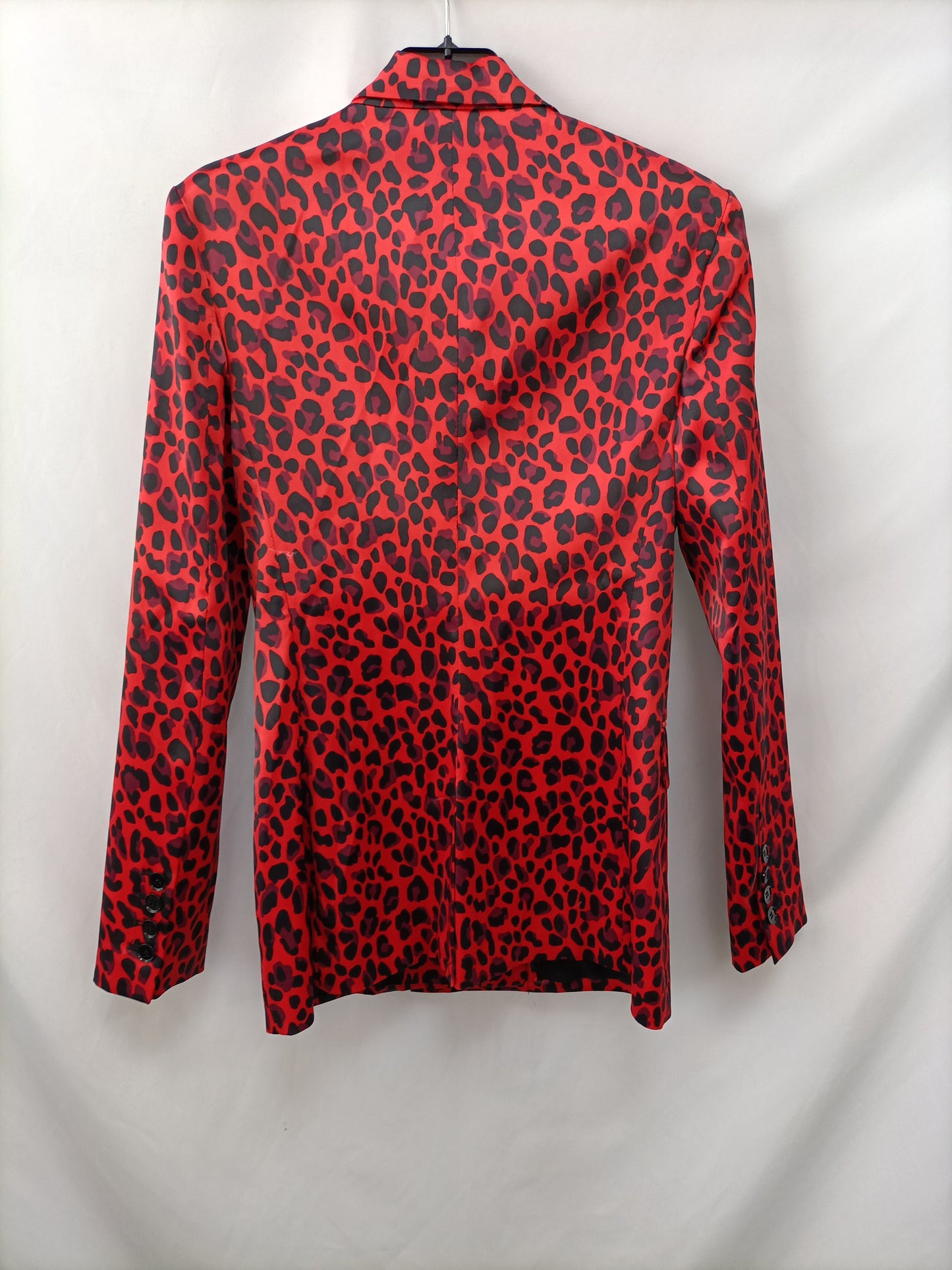 BERSHKA. Blazer roja animal print T.s