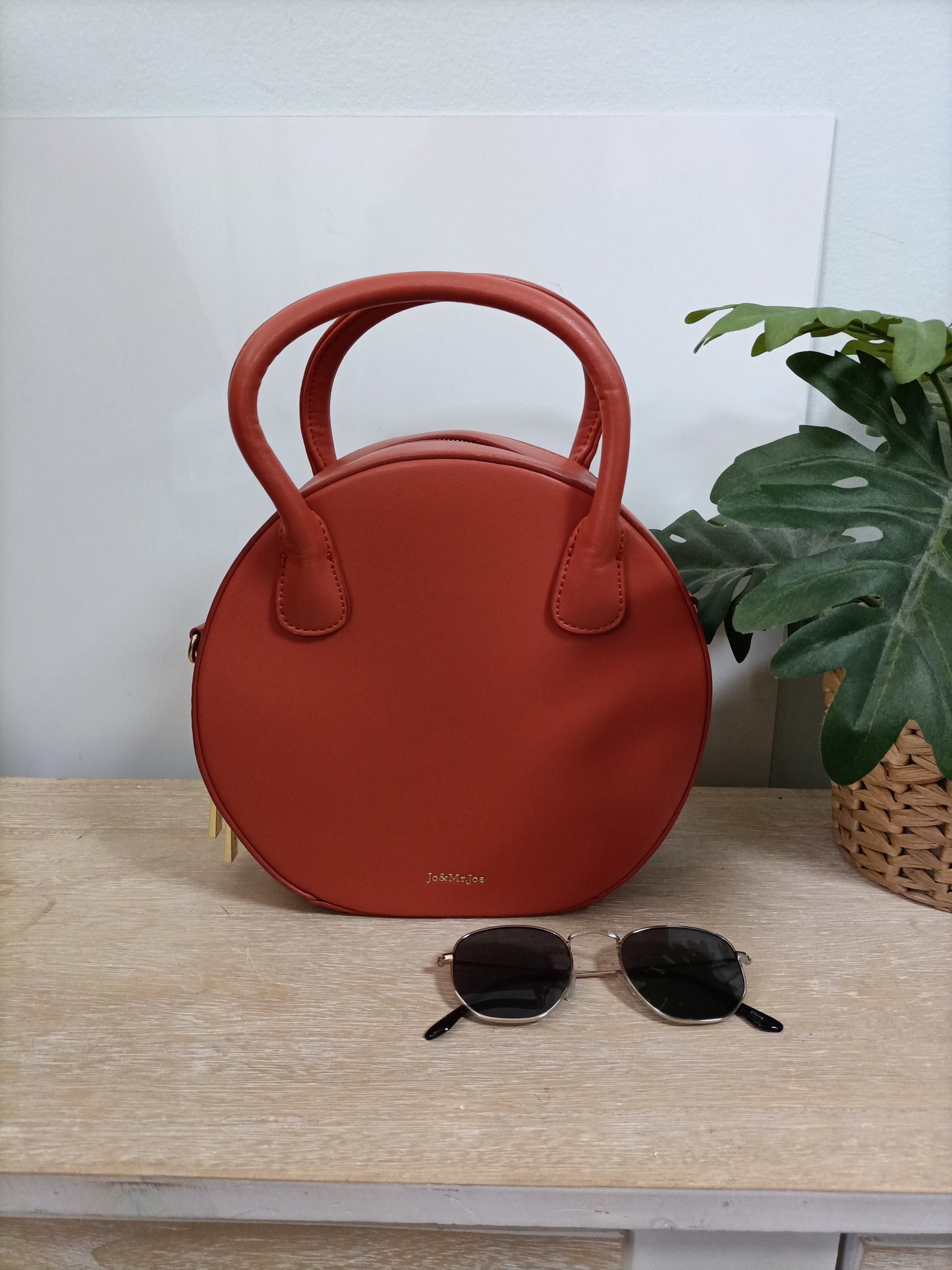 JO&MR JOE. Bolso naranja redondo