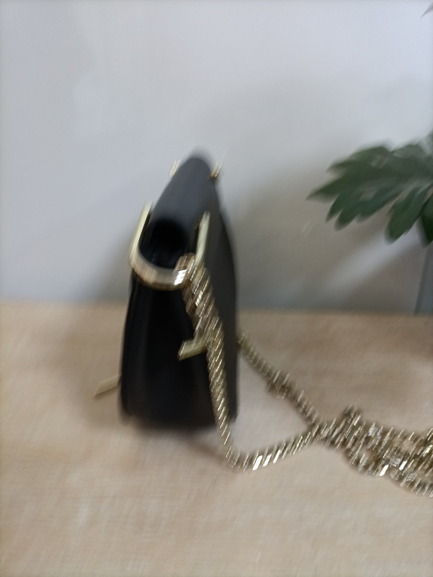 AKIABARA. Bolso negro