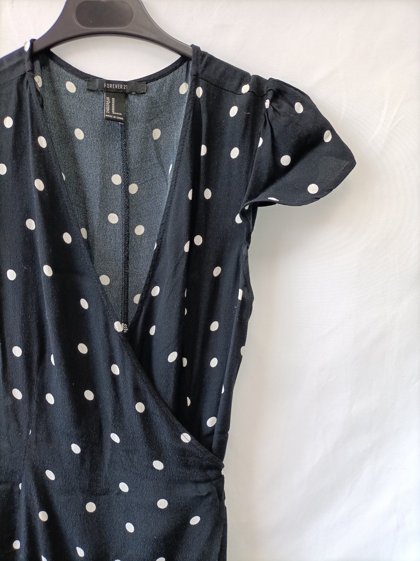 ZARA. Vestido negro lunares T.m